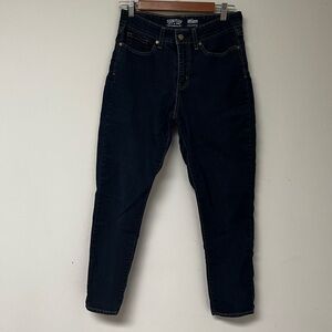Signature Levi Strauss & Co. Women’s Dark Wash Shaping Skinny Jeans Size 10
